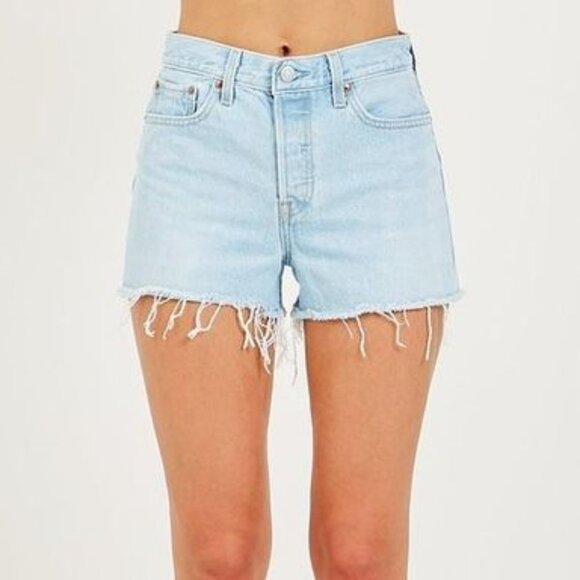 Levi’s Light Wash Wedgie High Waist Denim Shorts - Picture 11 of 11